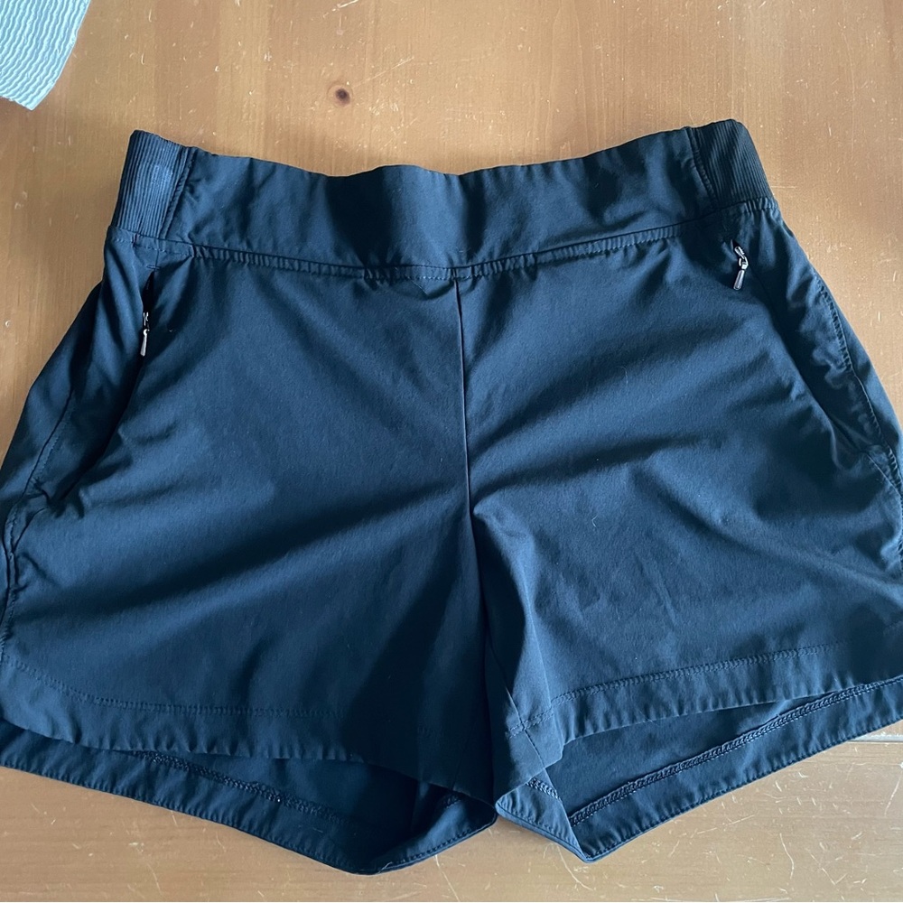 Black Calia by Carrie Underwood women’s shorts